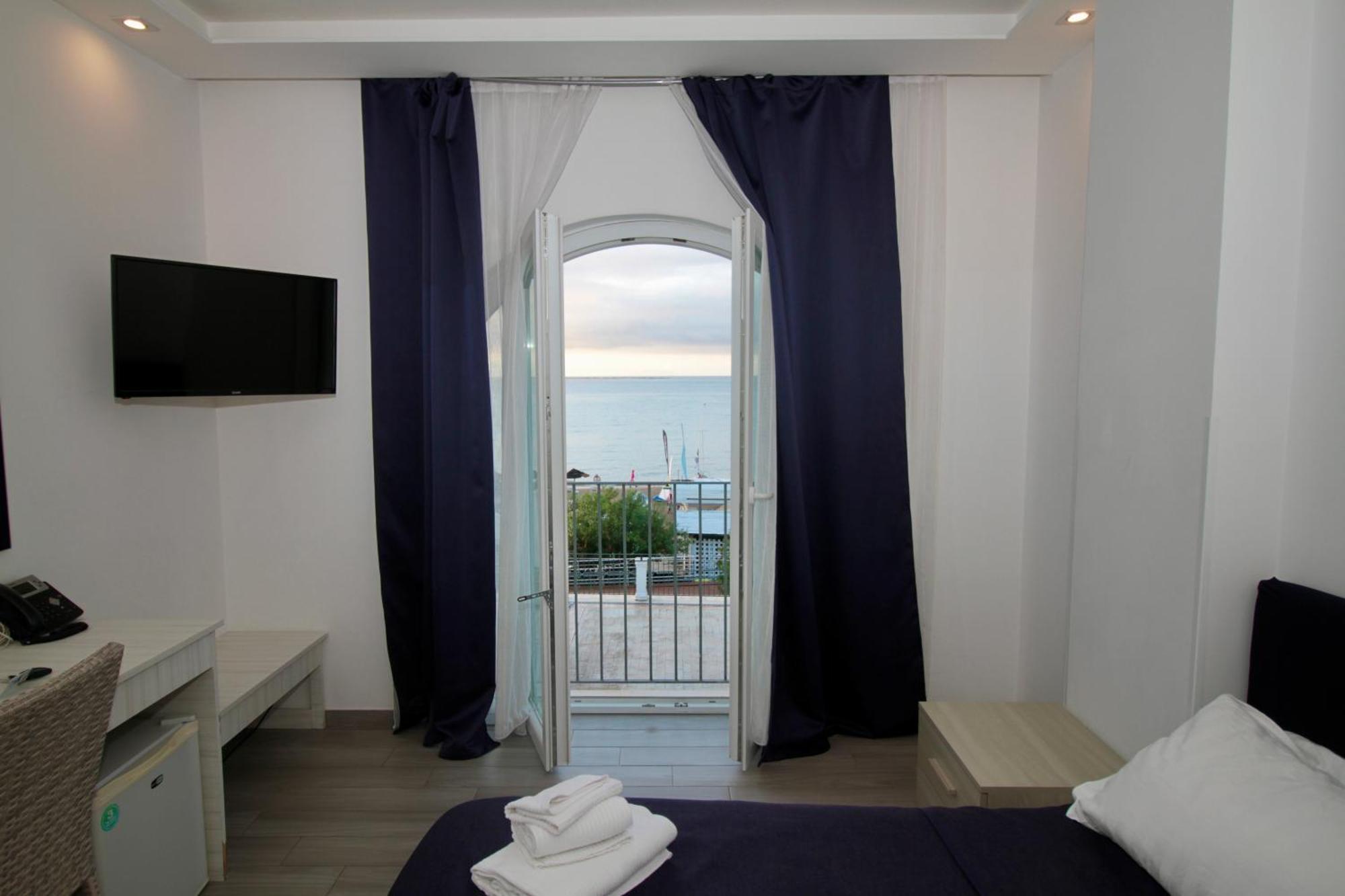 Klaton Beach Hotel Formia Exterior photo